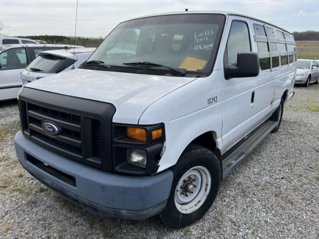 2011 Ford E-350 Super Duty Van