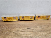 3 Union Pacific Railway BOX Cars@1.5Wx6inLx2.25inH