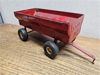 ERTL Vintage Red Wagon@4.75Wx11Lx4inH