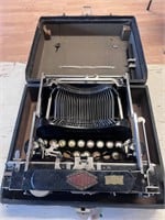 VTG Corona typewriter in original case