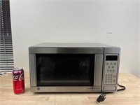 Turntable microwave oven untested