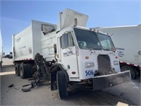 2000 Peterbilt Trash Truck ( Parts Only)