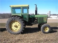 JOHN DEERE 4320 DIESEL w/ CAB