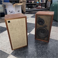 .Vintage Pair Acoustic Research AR-4x Speakers