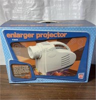 APCO Enlarger Projector (powers on)