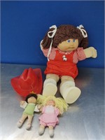 Cabbage Patch Doll with her little dolls