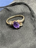 10k Gold ring purple clear stone 1.45g Size 4.5