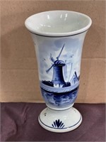 Delft blue hand painted Holland vase