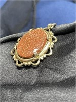 Sparkling stone pendant gold tone vintage jewelry