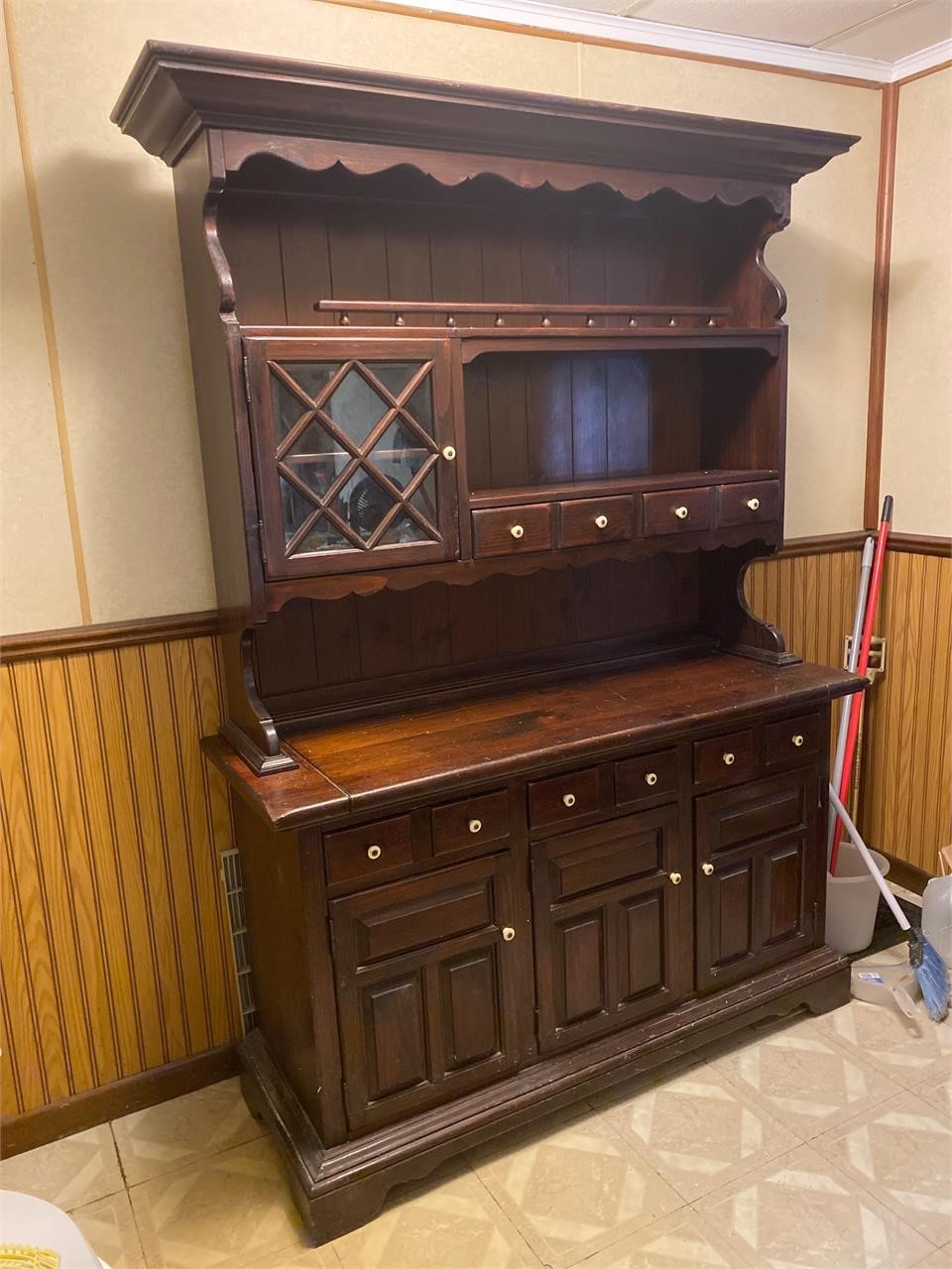 80” x 56” x 20” Hutch