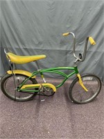 Boys Schwinn Stingray Banana Seat Bike