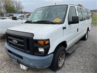 2011 Ford E-350 Super Duty Van