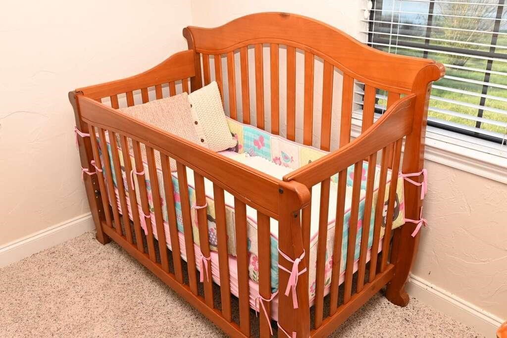 Child Craft Pine Baby Crib, Mattress & Bedding