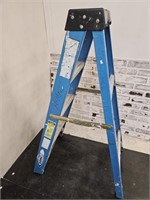 4 Foot Fiberglass Step Ladder