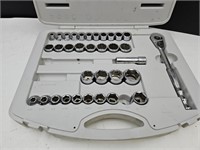 9MM to  1 1/4" Sockets & Wrench KOBALT Set w Case