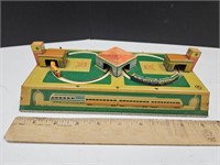 Vintage Tin Wind Up Toy Train w Key Works 9.5" wi