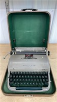 Remington Manual Typewriter w/Case.  NO SHIPPING