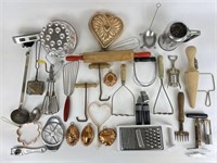 Selection of Vintage & Newer Kitchen Items