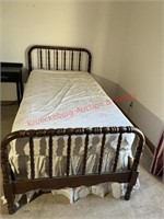 Antique Twin Bed Set