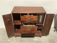 Mahogany RCA VICTOR Radio-Phonograph