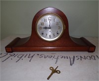 Plymouth Mantle clock w/key