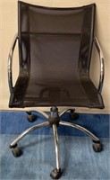 11 - HOME OFFICE DESK CHAIR