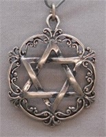 Sterling Silver pendant. Weight 3.43 grams.