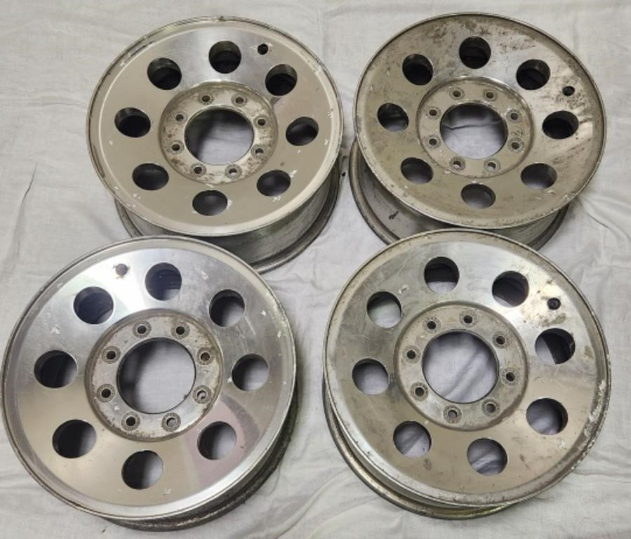 18×8 8 Bolt Rims