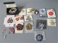 (15) NOS Brooches. Blue navette brooch Measures: