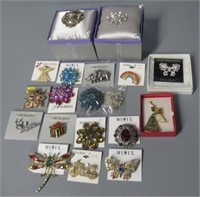 (20) NOS rhinestone brooches. Dragonfly Measures: