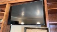 Visio tv approx 40in with remote