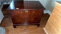 Blanket chest small very nice