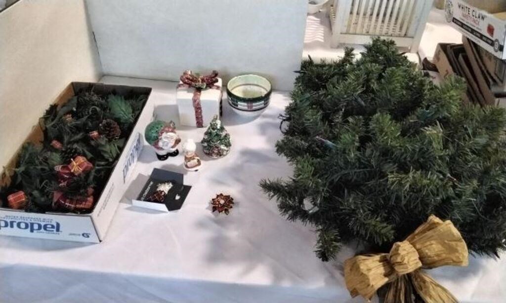 Christmas Decor, Christmas Tree porch or yard