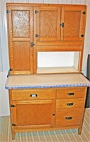 Wilson Oak Kitchen Cabinet w/ Enamel Top, Tambor