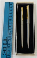 Vintage Pair of Parker Pens No. 172
