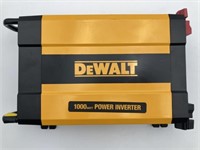 DeWalt 1000W Power Inverter - USB Charging Ports,