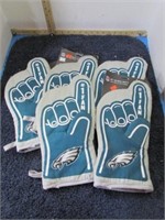 5-- NFL EAGLES OVEN MITTS