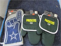 NFL PACKERS & COWBOYS OVEN MITTS