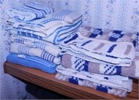 6 bath towels - 2 washcloths