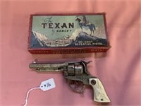 The Texan by Hubley 50-shot repeating pistol