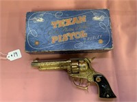 Texan Gold Plated Deluxe Pistol by Hubley