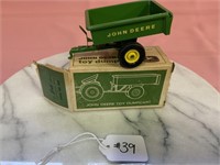 John Deere toy dump cart w/box