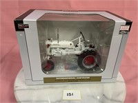 Int. Harvester high detailed Farmall Cub tractor