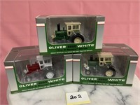 Oliver 2255 White 1/64 toy tractors NIB