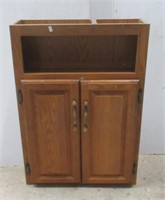 Wall cabinet. Measures: 30" H x 20" W x 6" D.
