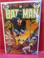 1973 Batman #253 DC Comic Book Shadow Appearance
