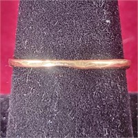 10k Gold Band Ring sz 8.75, 0.02oz