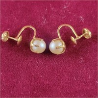 Genuine Pearl screw back earrings