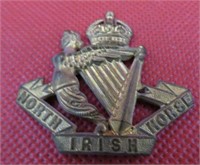 WWI North Irish Horse British Cap Badge Insignia