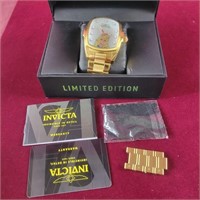 Disney Invicta Miss Piggy Watch with Gold colored